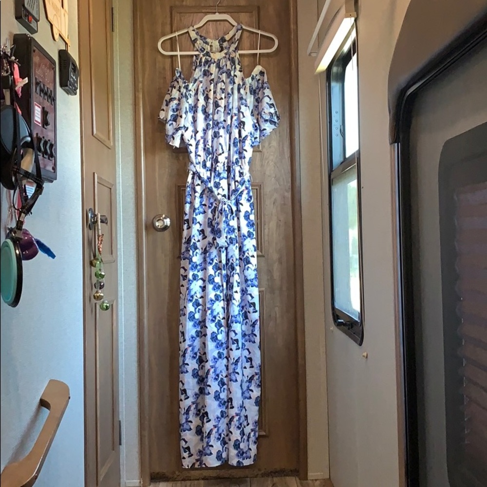 Cold Shoulder Floral Maxi Dress. Eva Longoria.